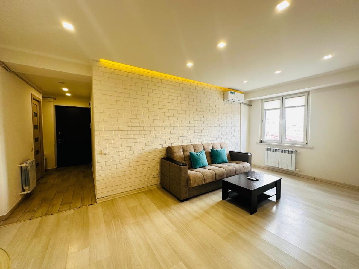Suite Apartment On Pushkin Street Γιερεβάν Εξωτερικό φωτογραφία
