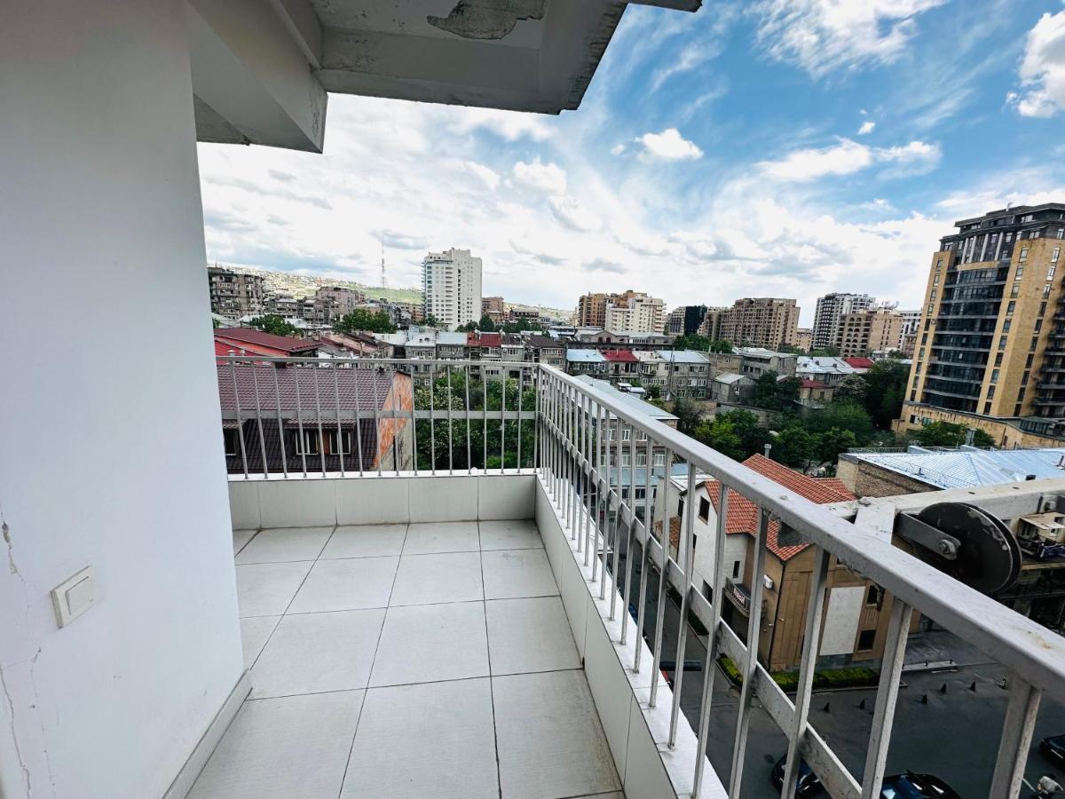 Suite Apartment On Pushkin Street Γιερεβάν Εξωτερικό φωτογραφία